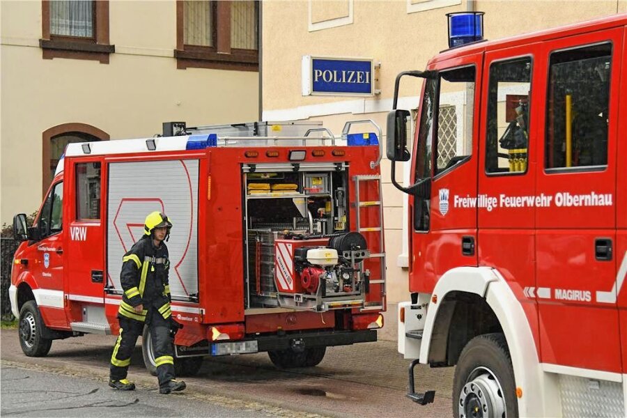 Im Polizeiposten Olbernhau schlägt Blitz ein - Die Feuerwehr musste am Mittwoch am Polizeiposten in Olbernhau Hilfe leisten. 