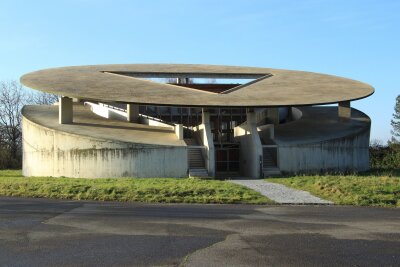 Im Rheinland gibt es Kunst in der Raketenstation - Auf dem früheren Nato-Gelände steht auch das "Haus für Musiker" des New Yorker Architekten Raimund Abraham.