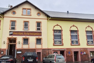 Im Saal des Klaffenbacher Krystallpalastes soll es wieder rocken - Seit Ende des 19. Jahrhunderts gibt es den Krystallpalast. Das Kulturhaus wird auch von vielen Vereinen genutzt.