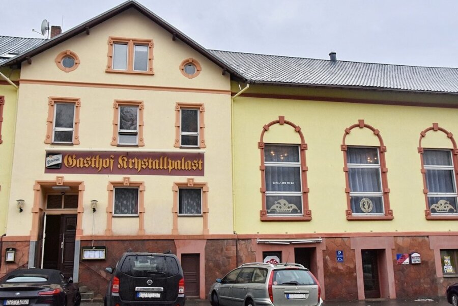Im Saal des Klaffenbacher Krystallpalastes soll es wieder rocken - Seit Ende des 19. Jahrhunderts gibt es den Krystallpalast. Das Kulturhaus wird auch von vielen Vereinen genutzt.