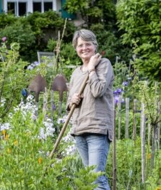 Immer mit der Ruhe - Für die gelernte Biologin Eva Eberwein war es eine Herzensangelegenheit, seltene Pflanzen in Hesses Garten zu bringen.