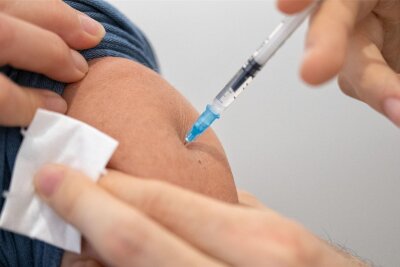 Impfaktion gegen Corona und Grippe in Chemnitz - Impfungen gegen das Coronavirus und die Influenza bietet das Klinikum Chemnitz im Oktober an.