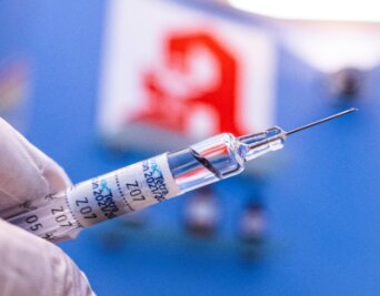 Impfen: Apotheker im Zwiespalt - Apotheken übernehmen in der Coronapandemie immer mehr Aufgaben. Nach dem Ausstellen von Impfzertifikaten und Testangeboten sollen sie nun auch impfen. 
