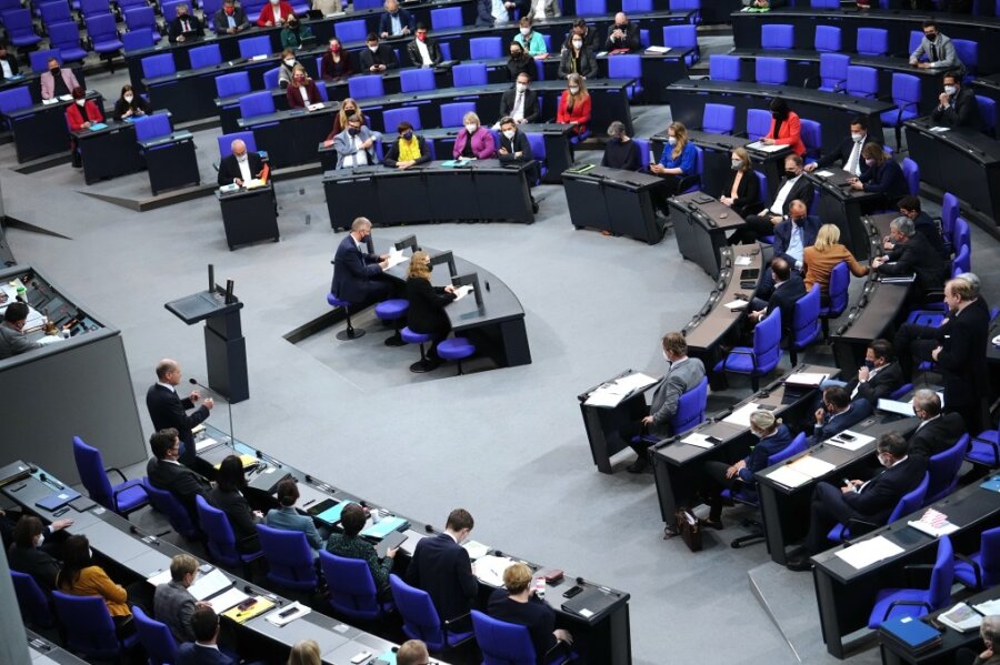 Am Donnerstag stimmt der Bundestag über eine mögliche Impfpflicht ab.