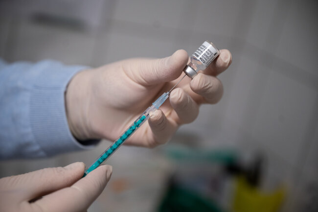 Impftage in Lengefeld und Thum: Impfung nun ab 40 Jahren möglich - Der Impfstoff des Herstellers Johnson & Johnson darf jetzt auch Menschen ab 40 Jahren gespritzt werden.