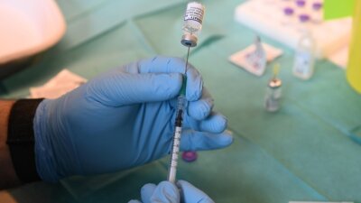 Impfungen: Chemnitz knackt die Marke von einer halben Million - Im statistischen Mittel wurden in Chemnitz seit dem Impfstart im Dezember 2020 an jedem Tag rund 1250 Dosen verabreicht.
