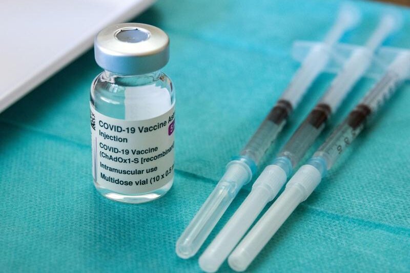            Laut WHO liegen noch keine ausreichenden Daten für mögliche Risiken einer ersten Impfdosis mit Astrazeneca und einem anderen Mittel als Zweitimpfung vor.