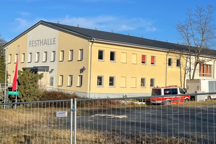 Die Festhalle in der Kreisstadt wird zum bislang einzigen Impfzentrum des Kreises umfunktioniert. 