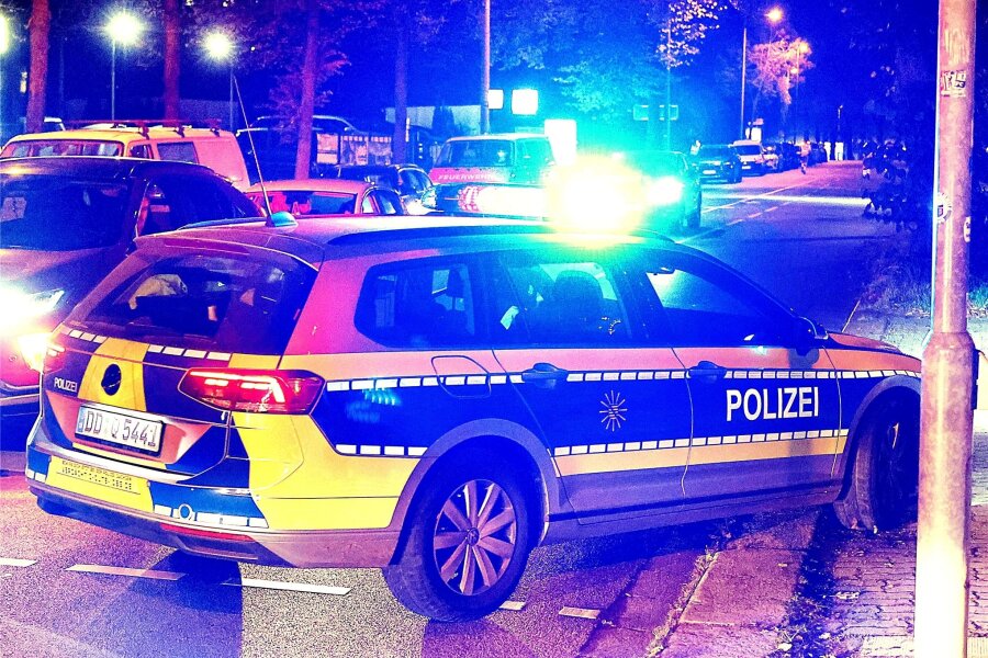 In Imbiss randalierender Mann macht in Stollberg Polizeieinsatz erforderlich - Wegen eines betrunkenen Randalierers war die Polizei in Stollberg im Einsatz.