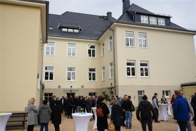 In Niederlungwitzer Grundschule stecken 5,4 Millionen Euro - In die Sanierung der Grundschule in Niederlungwitz wurden 5,4 Millionen Euro gesteckt.