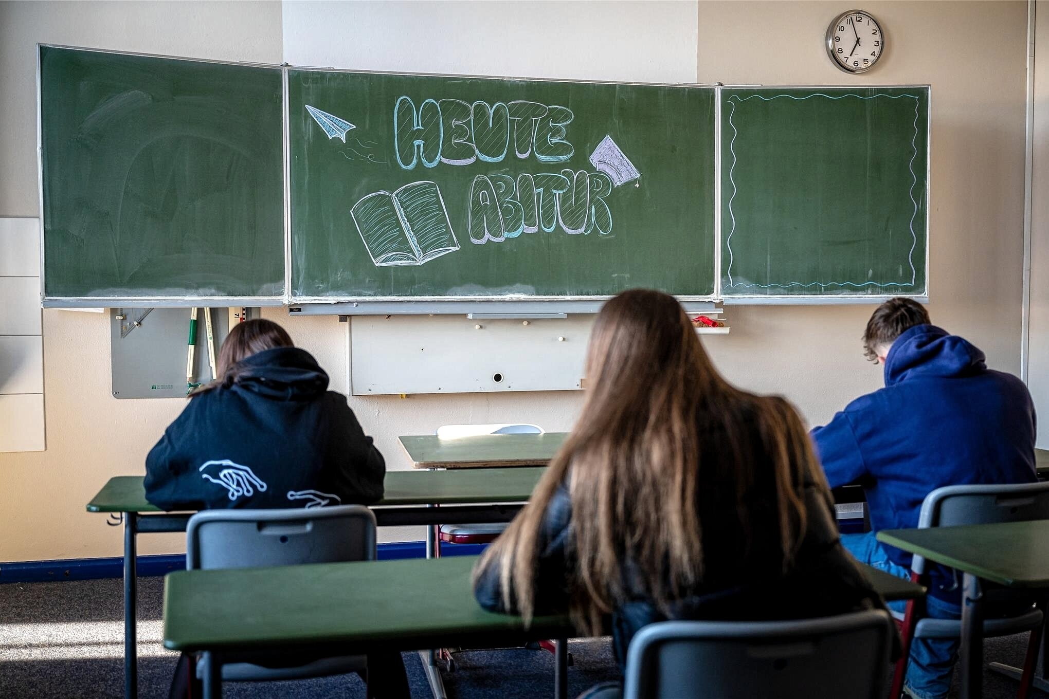 In Sachsen beginnen die AbiPrüfungen Was Schüler, Lehrer und Eltern