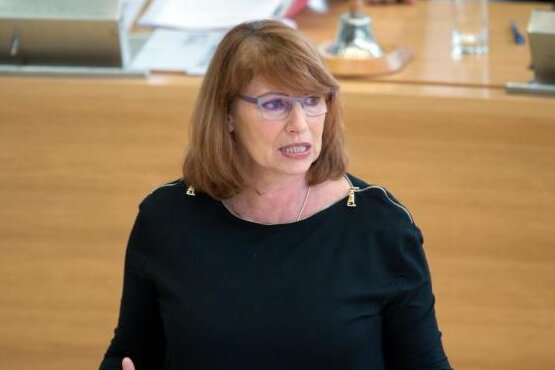 In Sachsen leben 31.000 anerkannte Asylbewerber - Petra Köpping (SPD) spricht im Sächsischen Landtag.