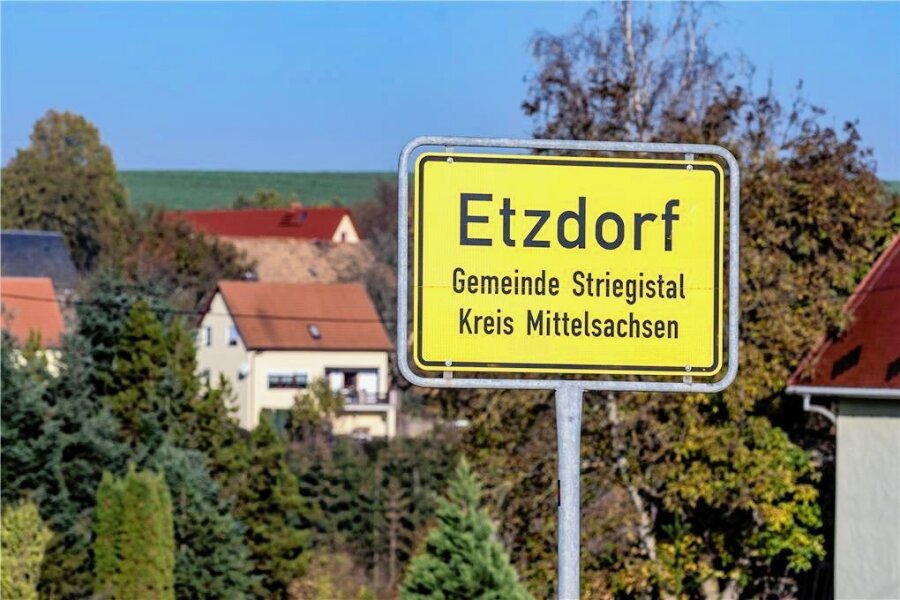 In Striegistal kommen wieder Stammbäume in die Erde - Der Ortsteil Etzdorf ist Sitz der Gemeindeverwaltung von Striegistal. 