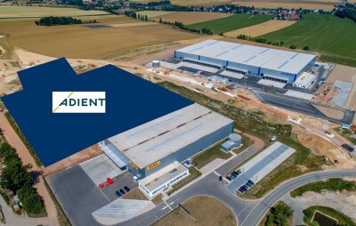 In Zwickau wird's für Adient zu eng - Das Baufeld für das Werk im Industriegebiet Meerane-West. Daneben hat sich DHL angesiedelt. 