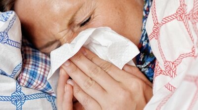 Infektwelle zieht durch Mittelsachsen - Mit Husten, Schnupfen oder Halsschmerzen im Bett: Wegen einer Infektwelle stellte ein Arzt erst kürzlich an einem Tag 41 Krankschreibungen aus. 