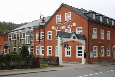 Informationsveranstaltung zum Glasfaserausbau im Kaiserhof Markersbach - Der Saal im Kaiserhof in Markersbach wird rege genutzt. Jetzt muss das Parkett überarbeitet werden.