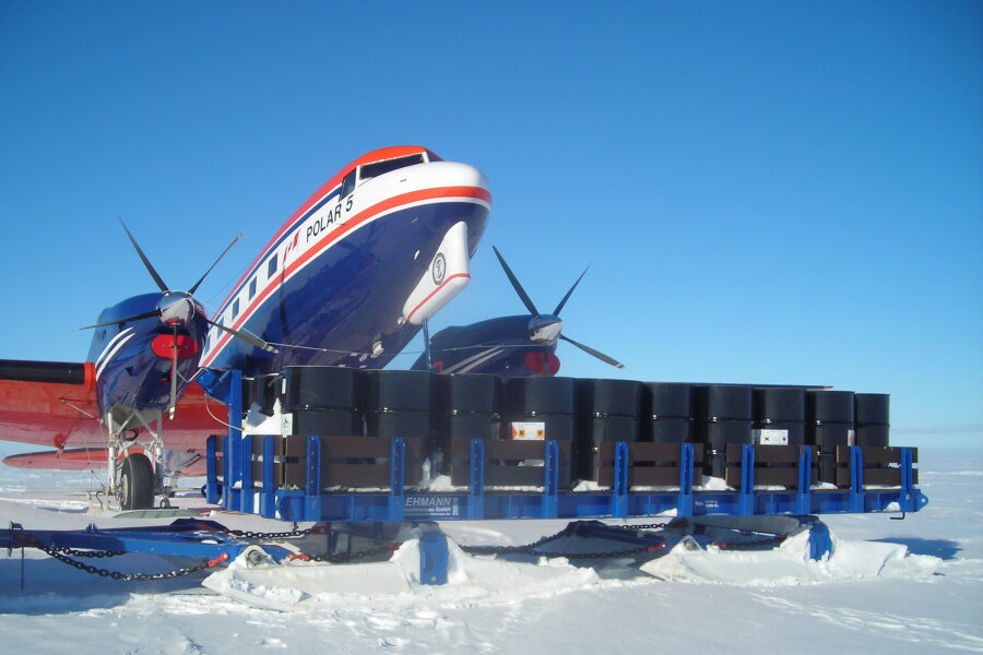 Ingenieur aus dem Vogtland testet am Südpol neuen XXL-Schlitten - Der neue XXL-Frachtschlitten der Lehmann UMT am Südpol kann bis zu 60 Tonnen transportieren.