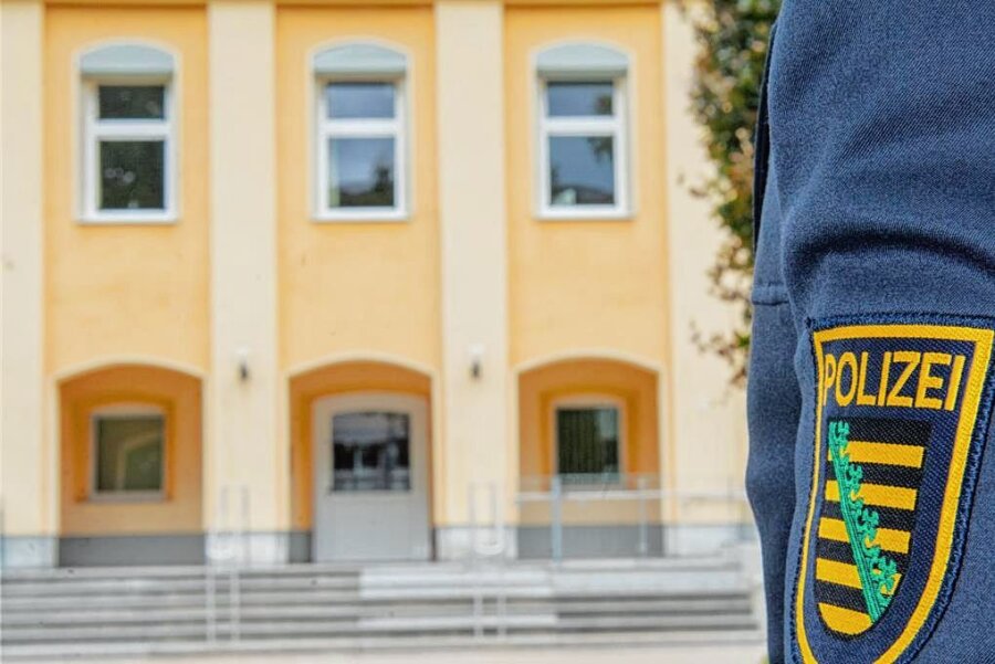 Innenminister spricht sich für Ausbau der Schneeberger Polizeifachschule aus - Die Polizeifachschule Schneeberg gilt als modernster und größte Standort im Freistaat. 