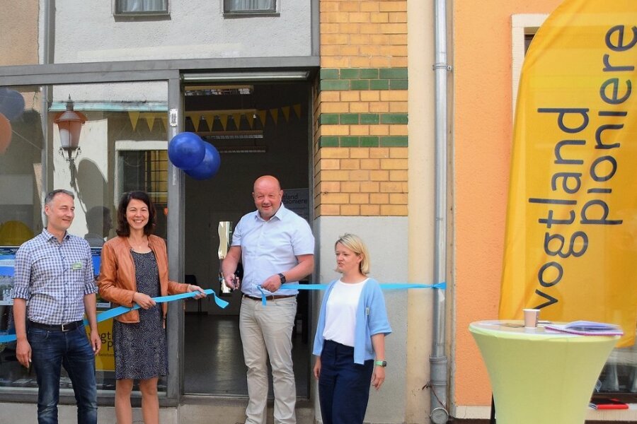 Die Vogtlandpioniere sind in ein Pop-Up-Büro am Greizer Markt eingezogen. Das Büro hat bis 13. Juli geöffnet. 