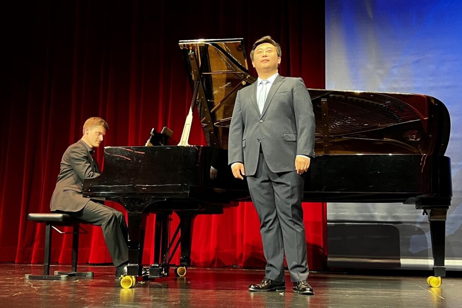 Internationaler Schumann-Wettbewerb in Zwickau: Beifallsstürme für den Tenor - Der 31-jährige chinesische Tenor Zhuohan Sun begeistert die Zuhörer.