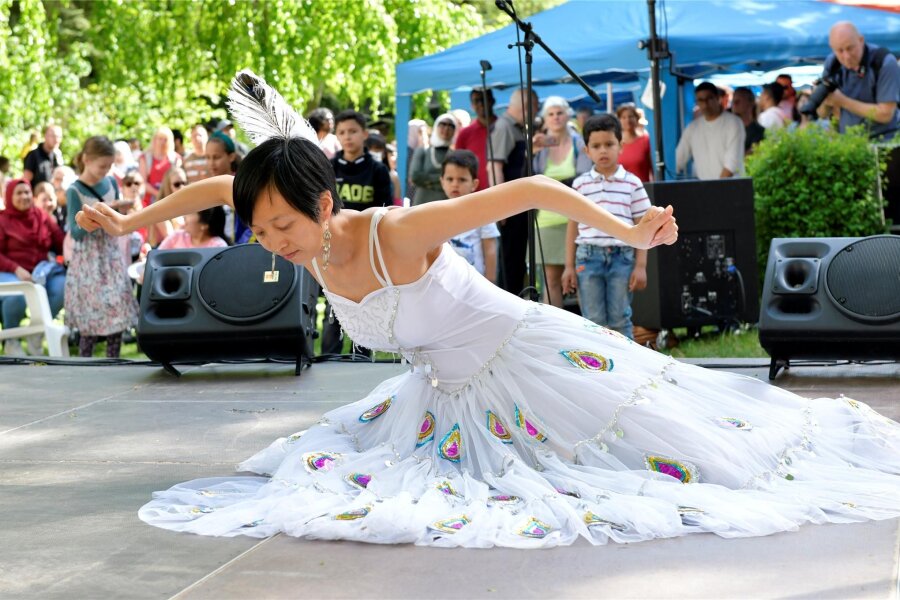 Internationales Fest der Kulturen in Freiberg findet erstmals im Bunten Haus statt - Jianxue Liu trat beim Fest der Kulturen 2022 in Freiberg auf.