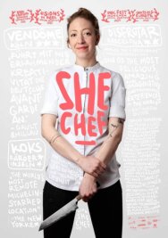 Interview mit Spitzenköchin Agnes Karrasch: "Meine Leidenschaft ist mein Beruf" - Weiß, wo es in der Küche langgeht: Spitzenköchin Agnes Karrasch auf dem Plakat des Dokumentarfilms "She Chef", der Einblick in ihre Arbeit gibt. 