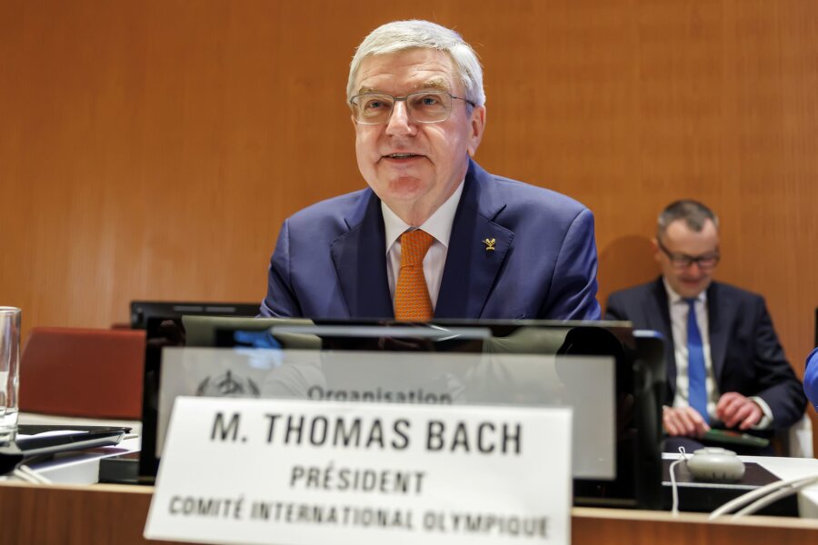 IOC-Präsident nach Frankreich-Wahl: Olympia nicht in Gefahr - IOC-Präsident Thomas Bach geht trotz der angekündigten Neuwahlen in Frankreich von einem reibungslosen Ablauf der Sommerspiele in Paris aus.