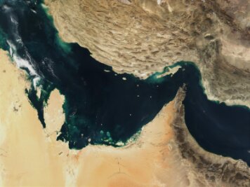 Iran konfisziert Containerschiff mit Verbindung zu Israel - Der Persische Golf, die Straße von Hormus und der Golf von Oman in einer, von der NASA zur Verfügung gestellten, Satellitenaufnahme.