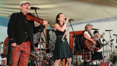 Irische Musik sorgt für Festivalstimmung auf der Rochsburg - 
