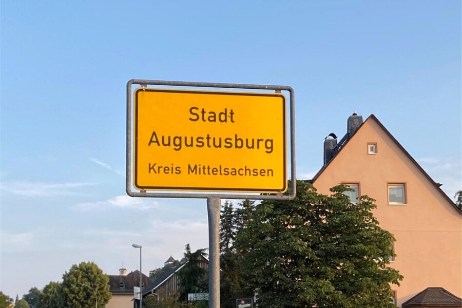 Ist Augustusburg bald sichtbar ein Erholungsort? - Das Ortsschild der Stadt Augustusburg soll um das Prädikat „Erholungsort“ ergänzt werden.
