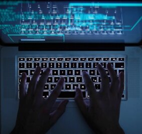 IT-Attacke: Ist das Rathaus vorbereitet? - Achtung, Hacker! Die Daten und Netze kommunaler Verwaltungen geraten verstärkt ins Visier von Kriminellen. 