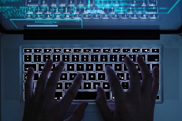 Achtung, Hacker! Die Daten und Netze kommunaler Verwaltungen geraten verstärkt ins Visier von Kriminellen. 