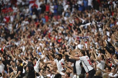 Englische Fans im Wembley-Stadion