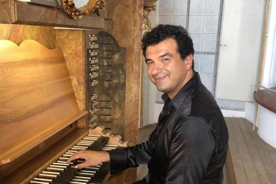Italienischer Konzertorganist spielt in Plauener Erlöserkirche - Paolo Oreni gibt am Sonntag ein Konzert in Plauen.