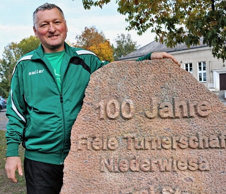 Jetzt bleibt mehr Zeit für die Enkel - Dietmar Lasch ist seit seinem siebten Lebensjahr Turner. Er stand zudem in Niederwiesa 41 Jahre an der Spitze der Abteilung Turnen. 