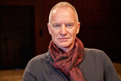 Jetzt war er da: Sting begeisterte am Dienstag in der gut besetzten Leipziger Arena - War und ist ein Superstar, der Musikgeschichte mitgeschrieben hat: Sting.   
