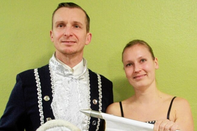 Jocketaer Prinzenpaar vor dem ersten großen Auftritt - Prinz Nick I. und Prinzessin Linda I. regieren in der 54. Jocketaer Karnevalssaison.
