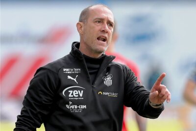 Joe Enochs bleibt bis 2023 Cheftrainer beim FSV Zwickau - Der gebürtige Kalifornier Joe Enochs war 21 Jahre als Spieler und Trainer beim VfL Osnabrück tätig. 