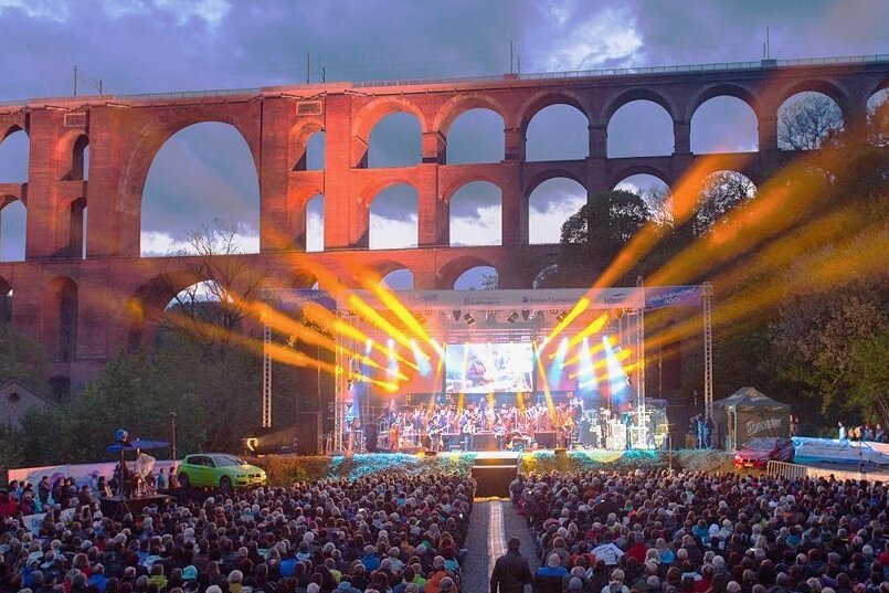 Johannes Oerding und Rock Classics: Göltzschtalbrücke ist bereit für Pfingsten - Für die Rock Classics am Samstag sind laut Veranstalter Krauß Event Zwickau die 2800 Sitzplätze schon ausverkauft. 