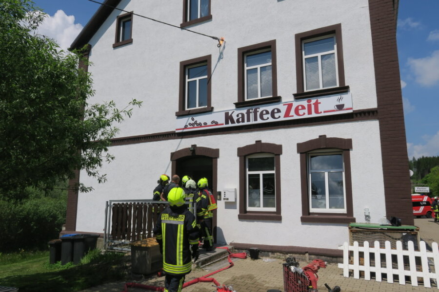 Johanngeorgenstadt: Hausanschluss gerät in Brand - 