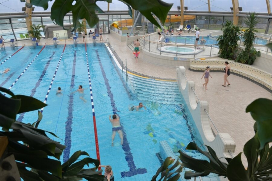 Mehr als 2800 Badegäste haben sich seit Wiedereröffnung des Freiberger Johannisbades in den Becken getummelt. 