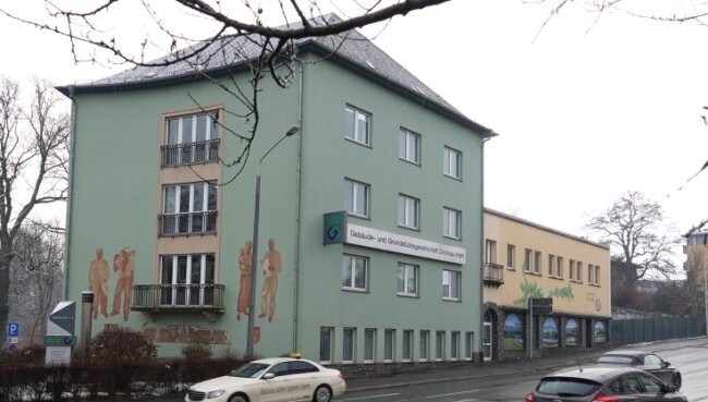 Das markante Hauptgebäude der Gebäude- und Grundstücksverwaltung in der Parkstraße 4 in Zwickau ist an die Johanniter-Unfall-Hilfe verkauft worden, ebenso wie das gegenüberliegende Gebäude Parkstraße 1-3. 