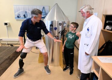 John McFall will mit Bein-Prothese ins All - Der behinderte Astronaut John McFall möchte ein Vorbild für Kinder sein.