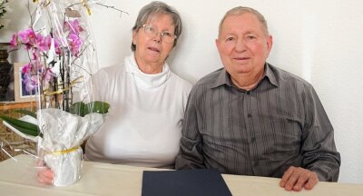 Jubelpaar wünscht sich schnelles Internet - Karin und Claus Frankesind seit 60 Jahren verheiratet. Den Oberbürgermeister, der Glückwünsche überbrachte, haben sie zu ihrer Eisernen Hochzeit in fünf Jahren schon mal langfristig eingeladen. 
