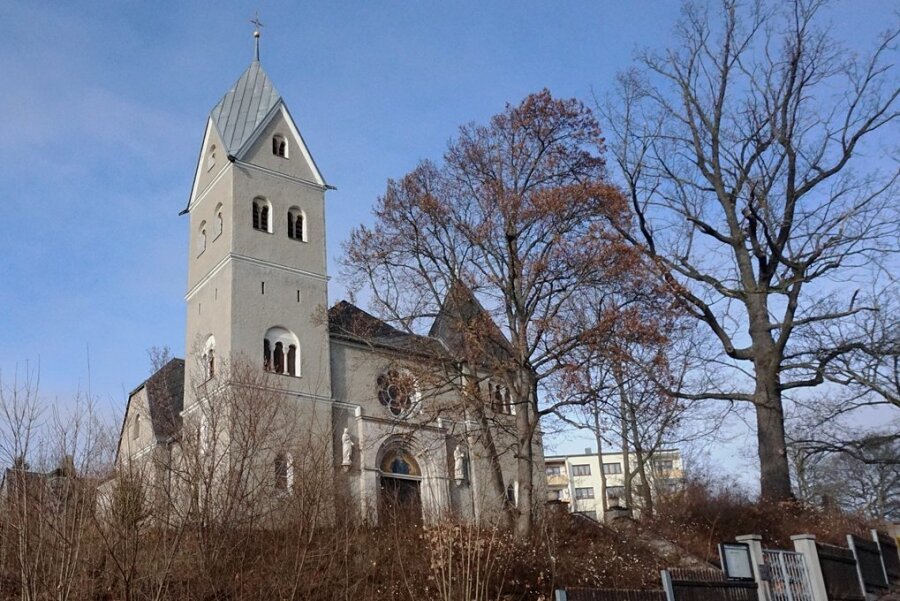 Jubiläum in Oelsnitz: Katholische Borromäuskirche ist 100 Jahre alt - Die katholische Kirche St. Karl Borromäus in Oelsnitz wurde vor 100 Jahren eingeweiht. 