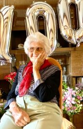 Jubilarin schwört auf tägliches Sportprogramm - Käthe Nestler aus Lauter hat im Kreis ihrer Lieben einen besonderen Geburtstag gefeiert: Sie wurde am Sonnabend 100 Jahre alt. 