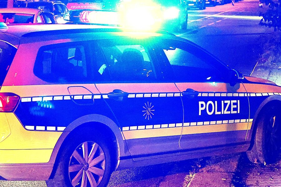 Jugendliche bedrohen Personal in Einkaufsmarkt in Oberwiesenthal - Räuberischer Diebstahl in Oberwiesenthal.