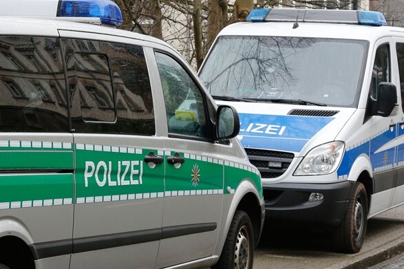 Jugendliche beschädigen Haltestelle in Stollberg - 