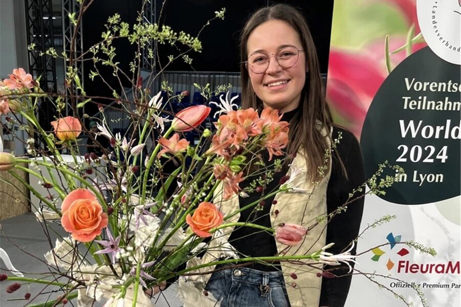 Junge Floristin aus Mülsen vertritt Deutschland bei Berufsolympiade - Kim Bücholdt mit ihrem Siegerstrauß beim nationalen Vorausscheid auf der Internationalen Blumenpflanzenmesse IPM in Essen.