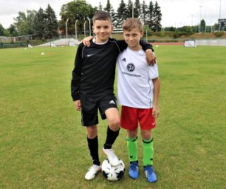 Junge Kicker unterziehen sich Test - Till Seifert (l.) und Friedrich Jaschke vom Talentestützpunkt Langenau waren beim Landestalentetag in Freiberg dabei. 